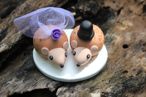 Picture of Hedgehog Wedding Cake Topper