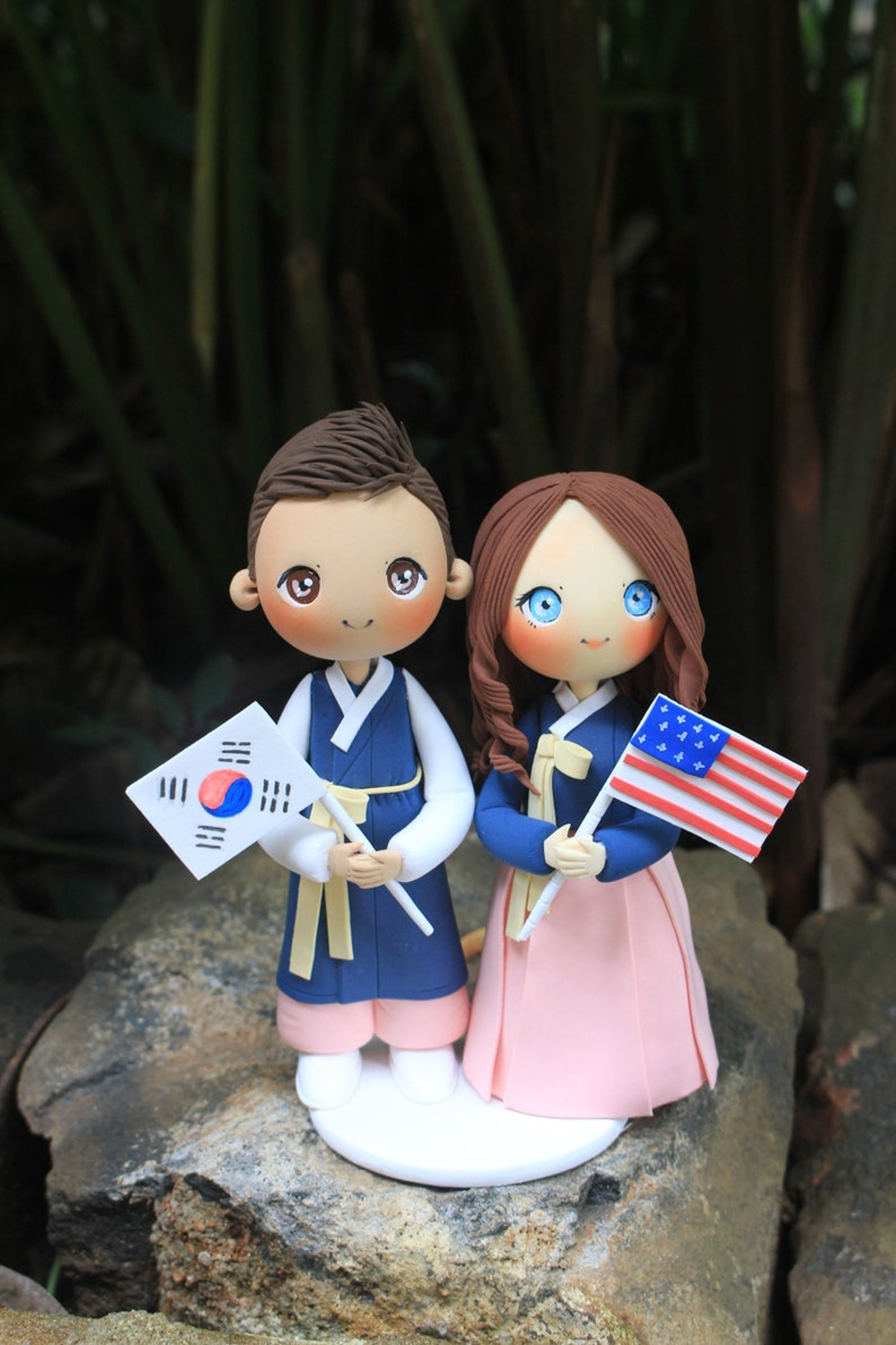 Picture of Korea wedding cake topper, Hanbok wedding topper