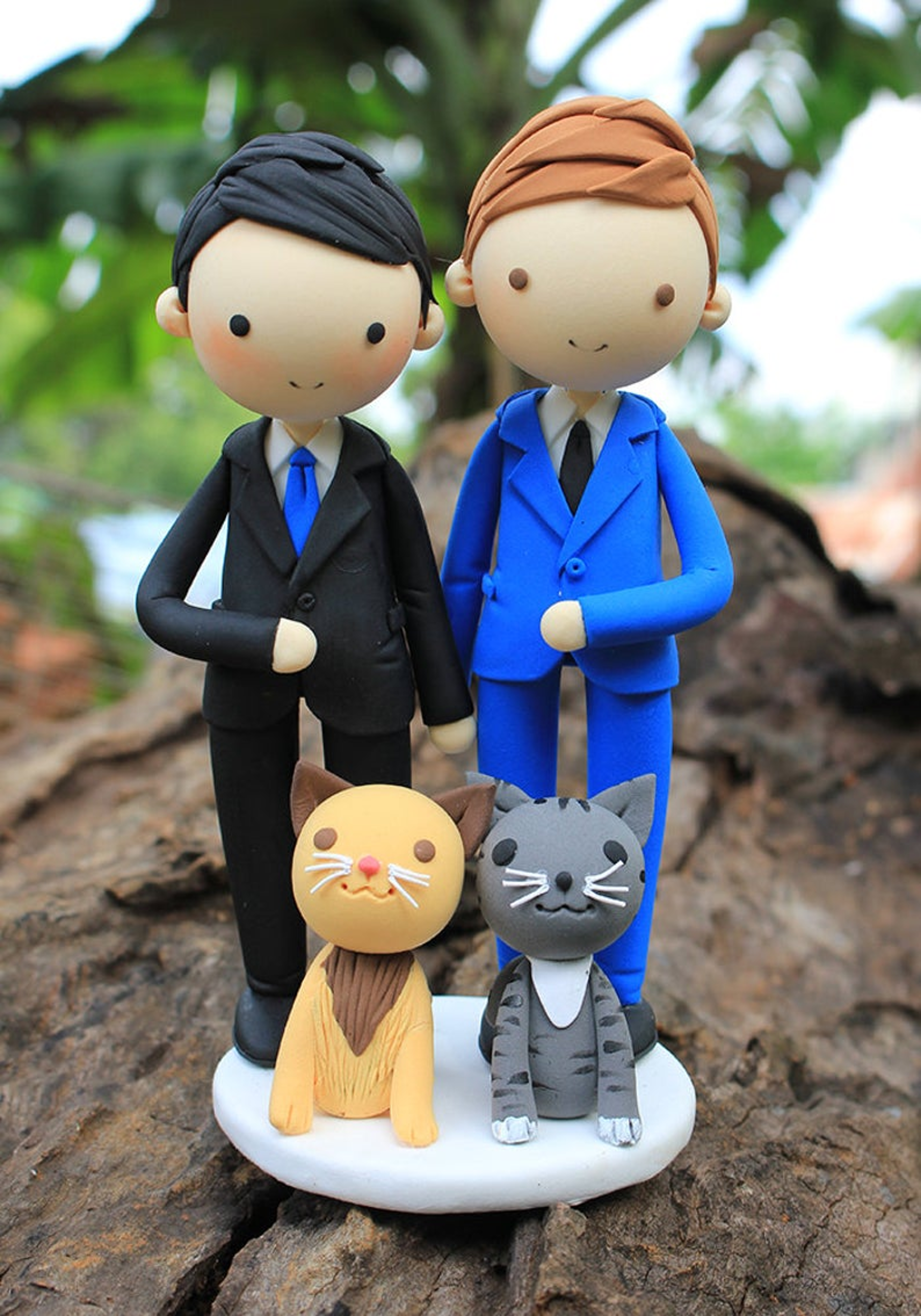 Picture of Gay wedding cake topper with pet