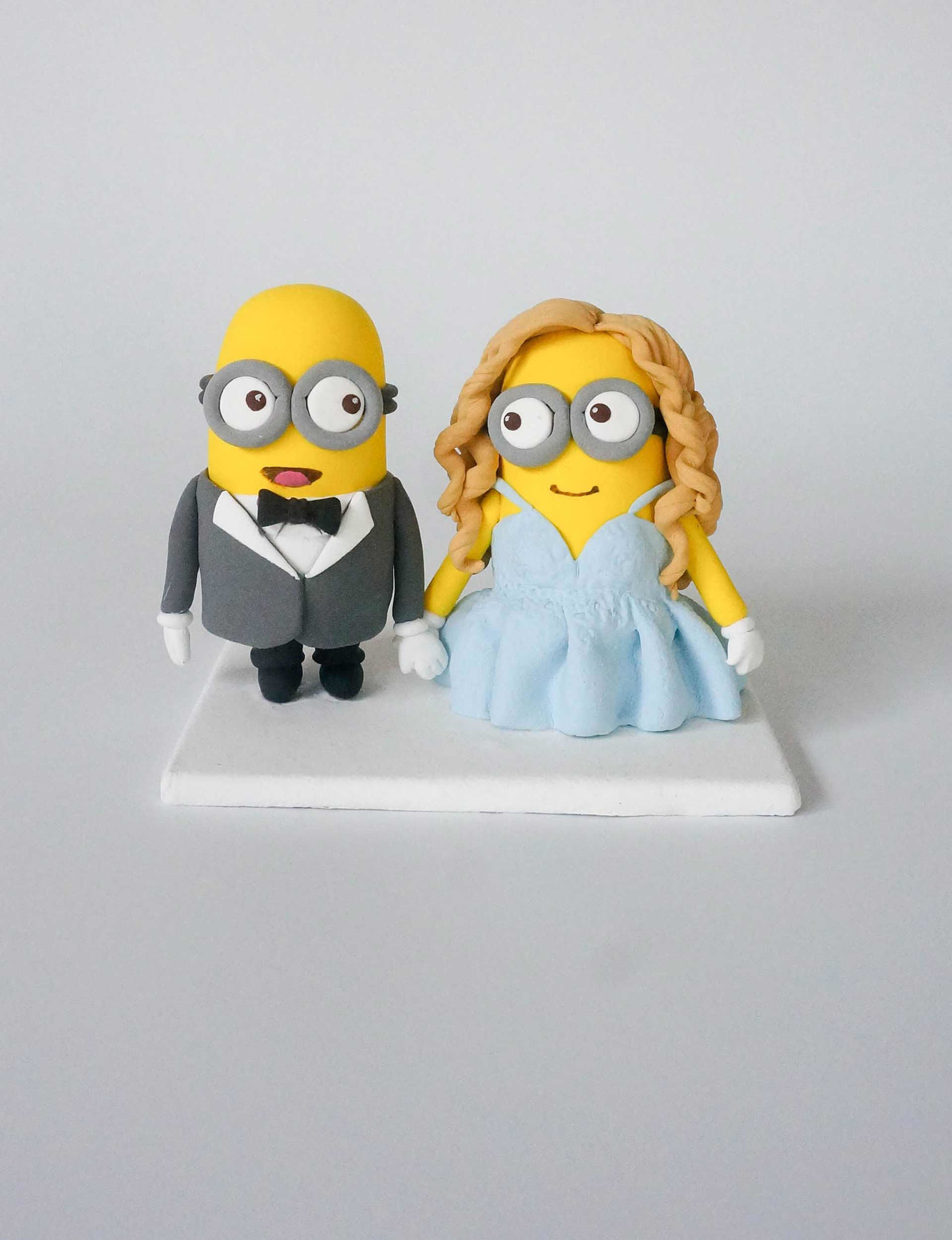 World Cake Topper. Minion Bride & Groom wedding cake topper, Blue wedding  theme