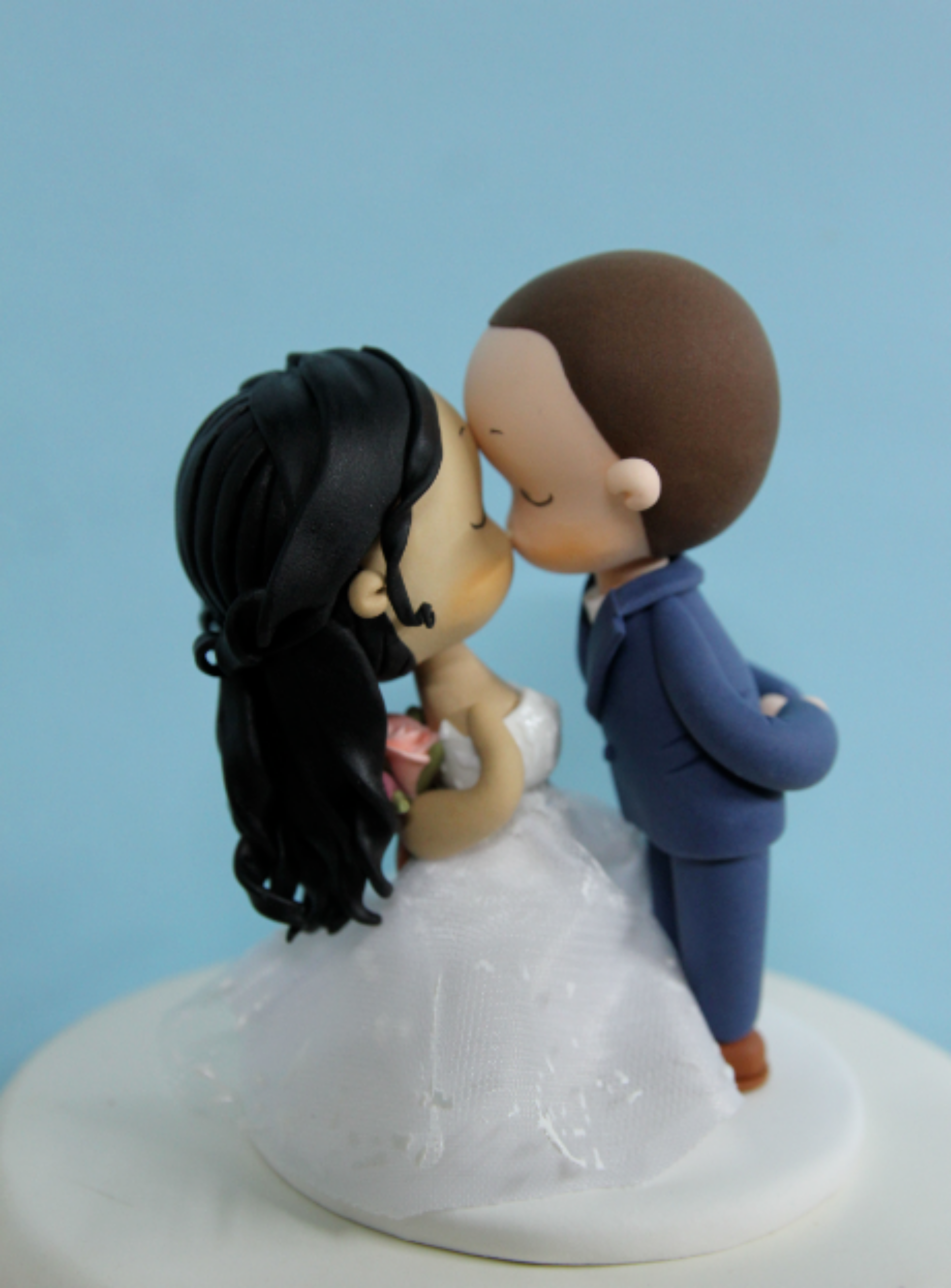 Picture of Gorgeous bride & groom wedding cake topper, Kissing couple wedding gift