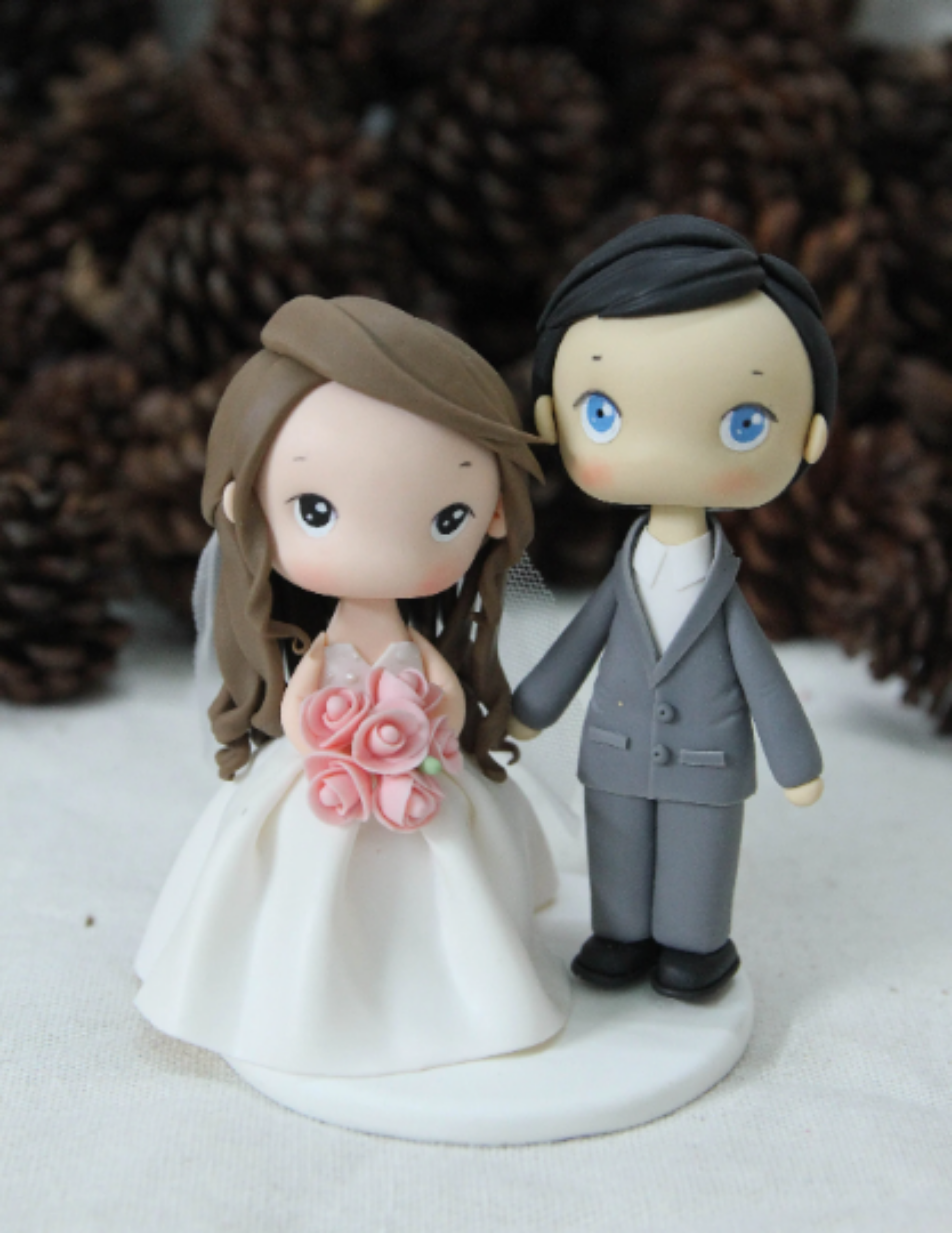 Picture of Pink Wedding Cake Topper, Classic bride & groom wedding cake topper