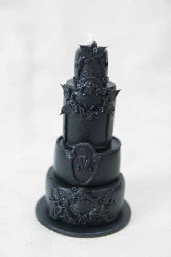 Picture of Black Wedding cake miniature replica figurine, Christmas wedding cake ornament